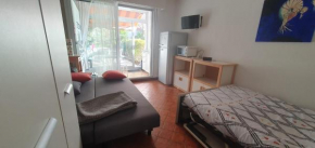 Nice studio with terrace near the sea
